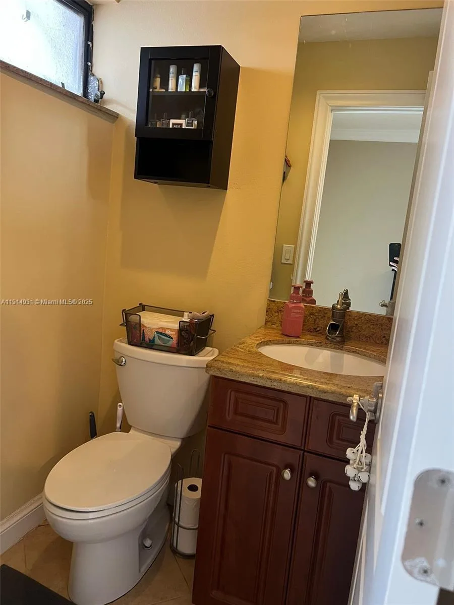 9894 Fairway Cove Ln, Plantation, FL 33324 photo 10