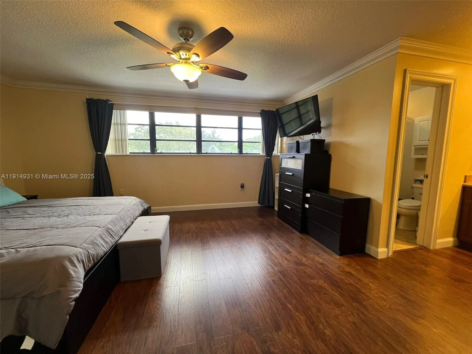 9894 Fairway Cove Ln, Plantation, FL 33324 photo 13