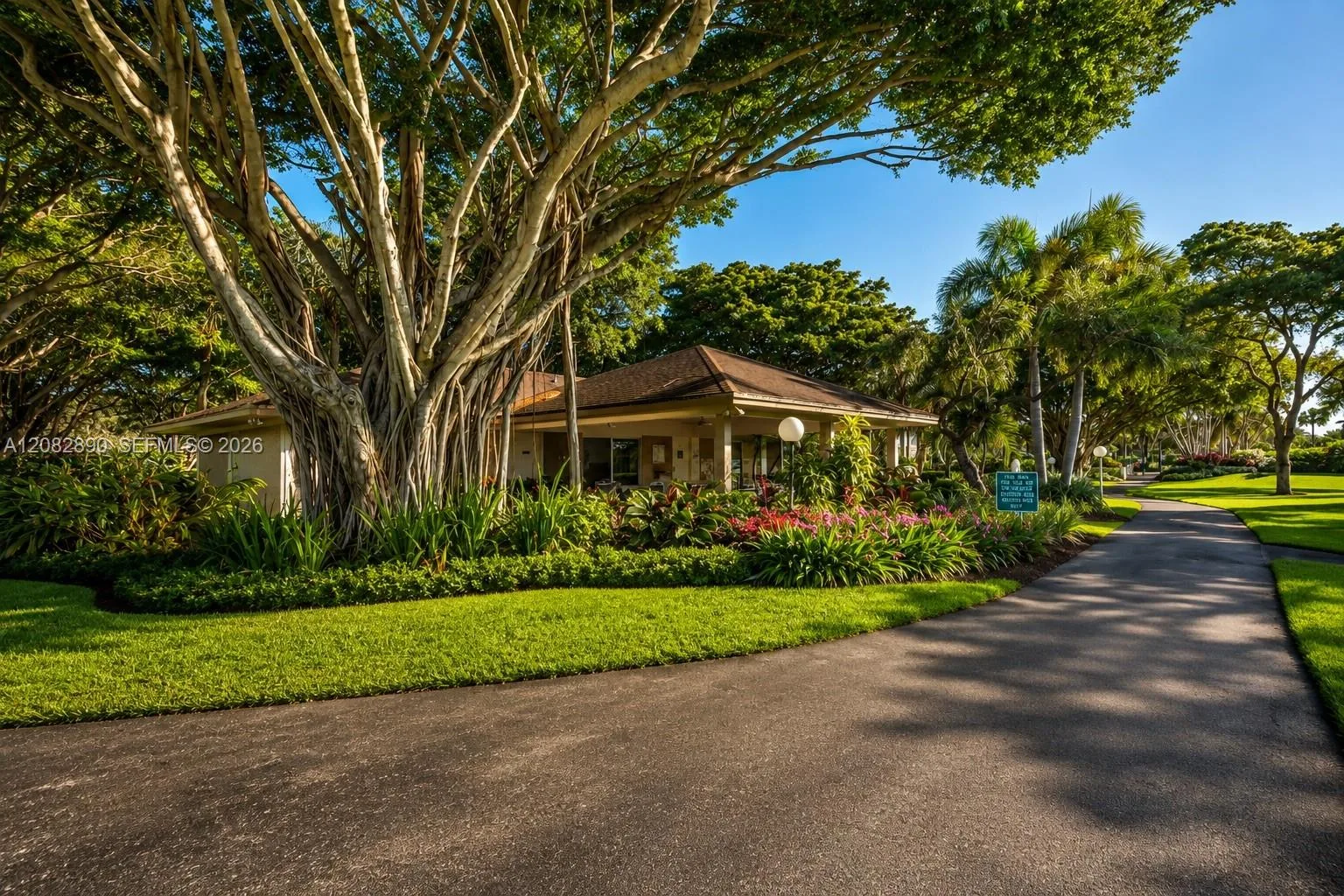 555 Oaks Ln # 107, Pompano Beach, FL 33069