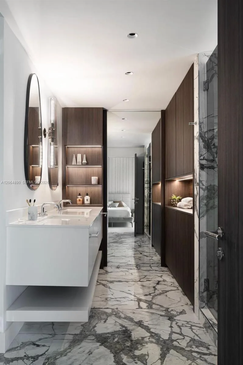 31 SE 5th St # 3718, Miami, FL 33131 photo 13