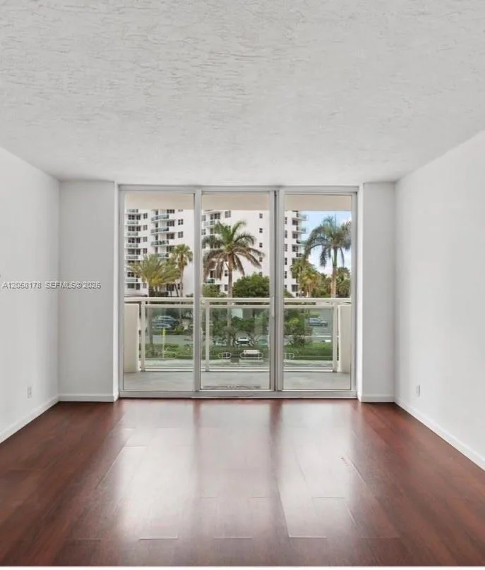 3000 S Ocean Dr # 206, Hollywood, FL 33019