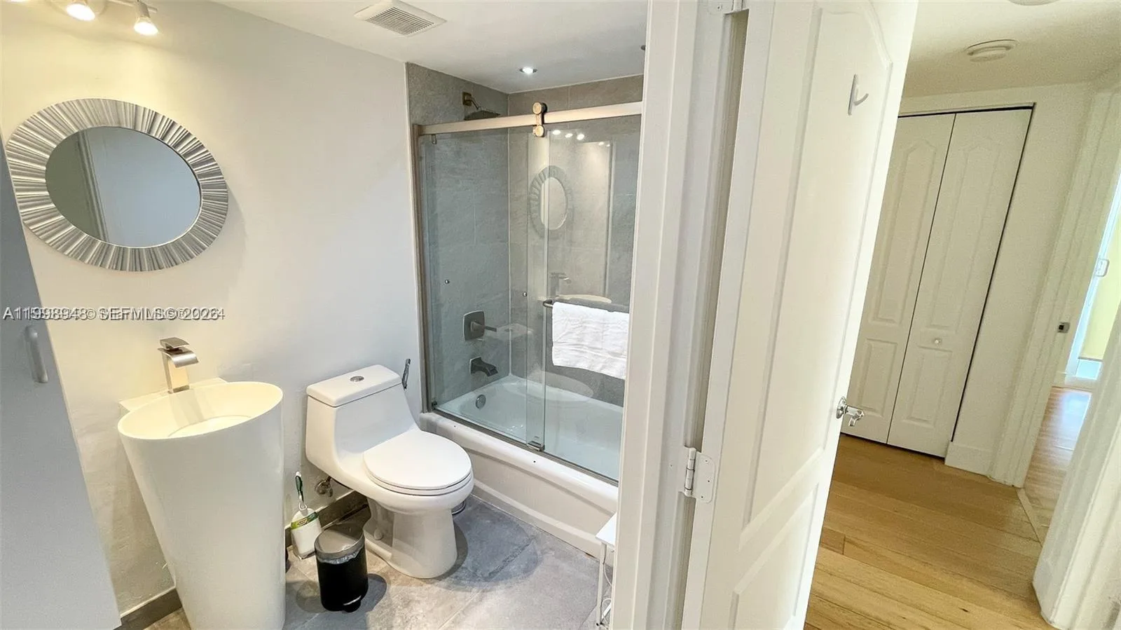 1200 Brickell Bay Dr # 1702, Miami, FL 33131 photo 13