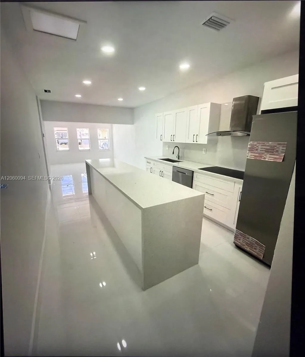 1870 NW 5th St # 1, Miami, FL 33125 photo 3
