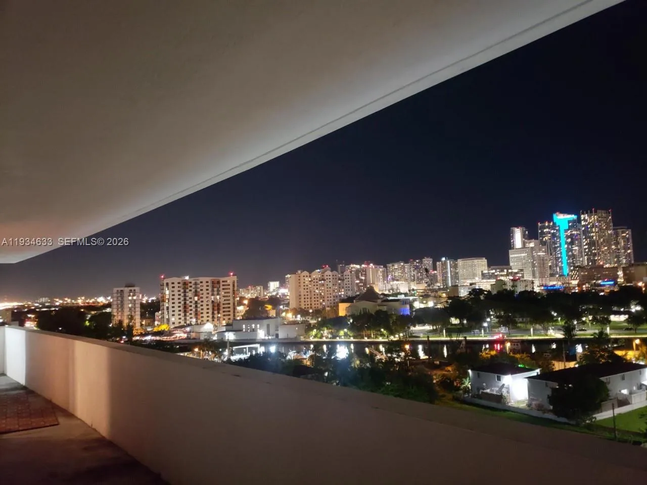 36 NW 6th Ave # 906, Miami, FL 33128 photo 2
