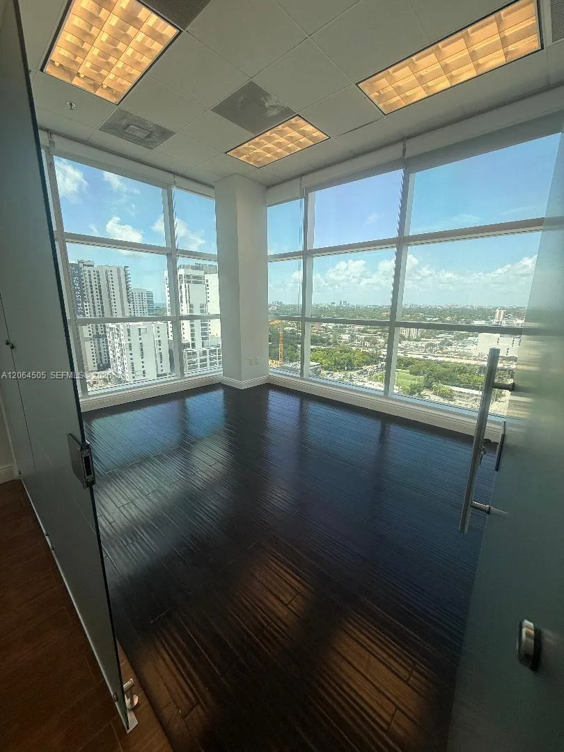 175 SW 7th St # 1912, Miami, FL 33130 photo 12