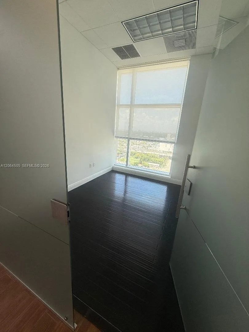 175 SW 7th St # 1912, Miami, FL 33130 photo 8