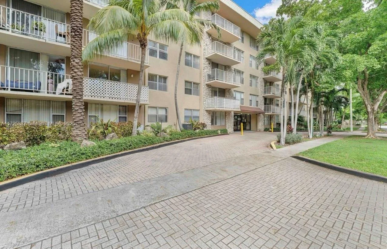 1805 Sans Souci Blvd # 429, North Miami, FL 33181 photo 3