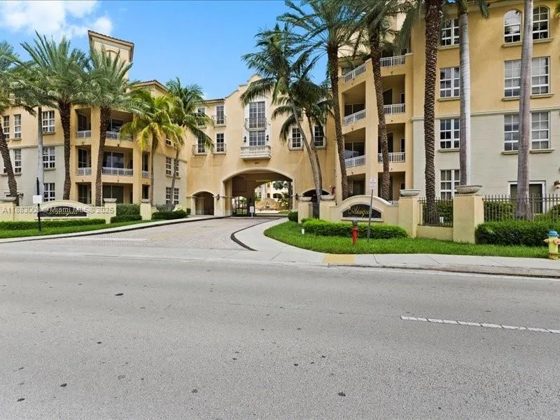 3001 NE 185th St # 121, Aventura, FL 33180