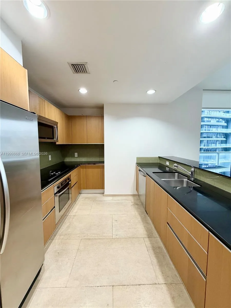 1050 Brickell Ave # 2420, Miami, FL 33131 photo 11