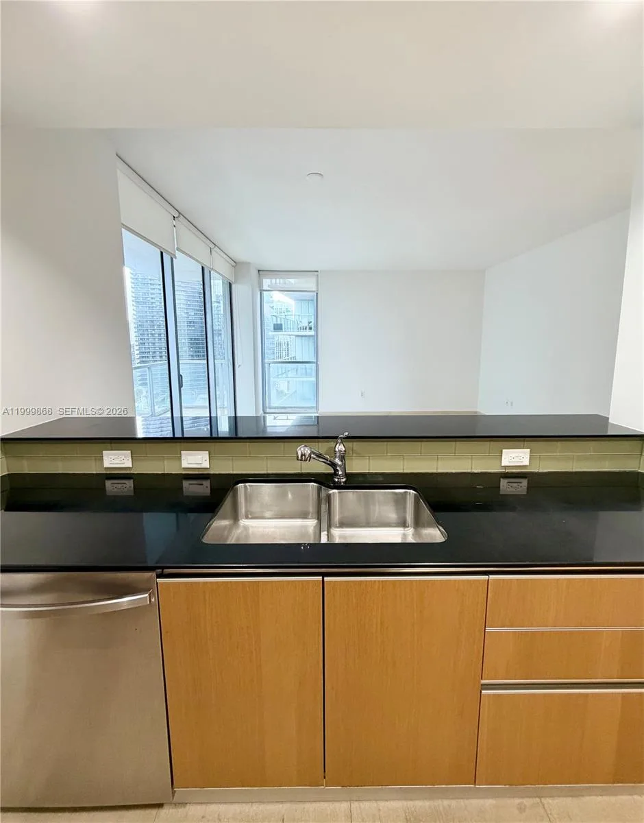 1050 Brickell Ave # 2420, Miami, FL 33131 photo 13