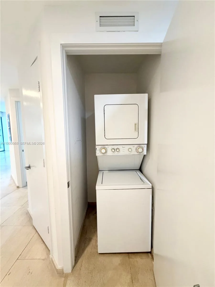 1050 Brickell Ave # 2420, Miami, FL 33131 photo 4