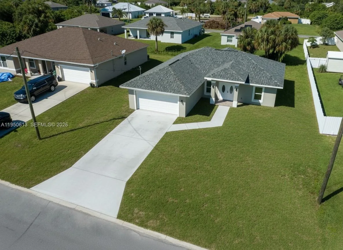 8038 Sunrise Cir., La Belle, FL 33935
