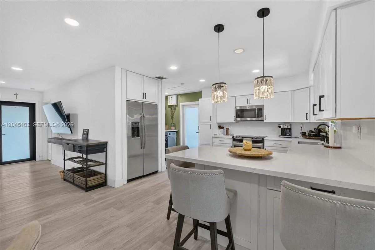 1131 N 75th Ave, Hollywood, FL 33024 photo 12