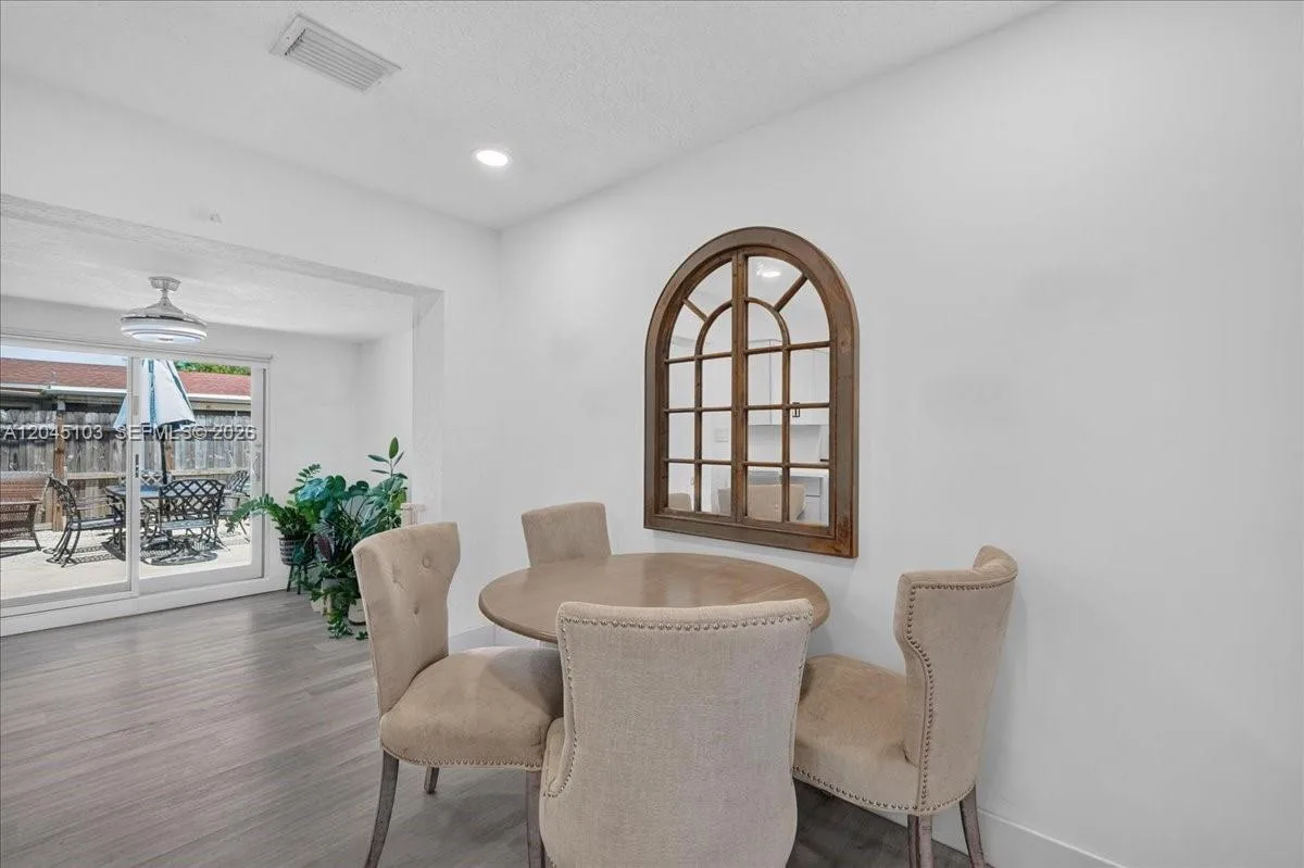 1131 N 75th Ave, Hollywood, FL 33024 photo 13