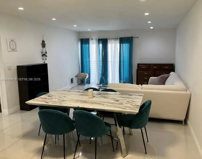 4060 N Hills Dr # 31, Hollywood, FL 33021