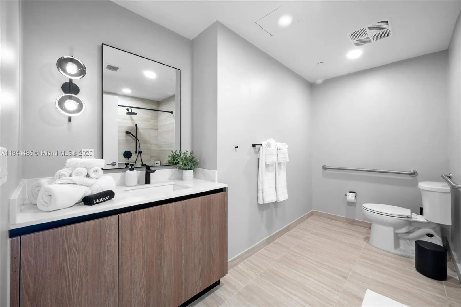 580 72nd St # 1009, Miami Beach, FL 33141 photo 13