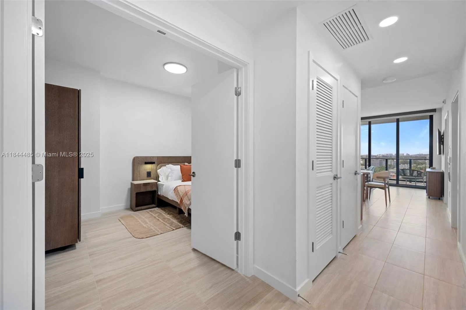 580 72nd St # 1009, Miami Beach, FL 33141 photo 9