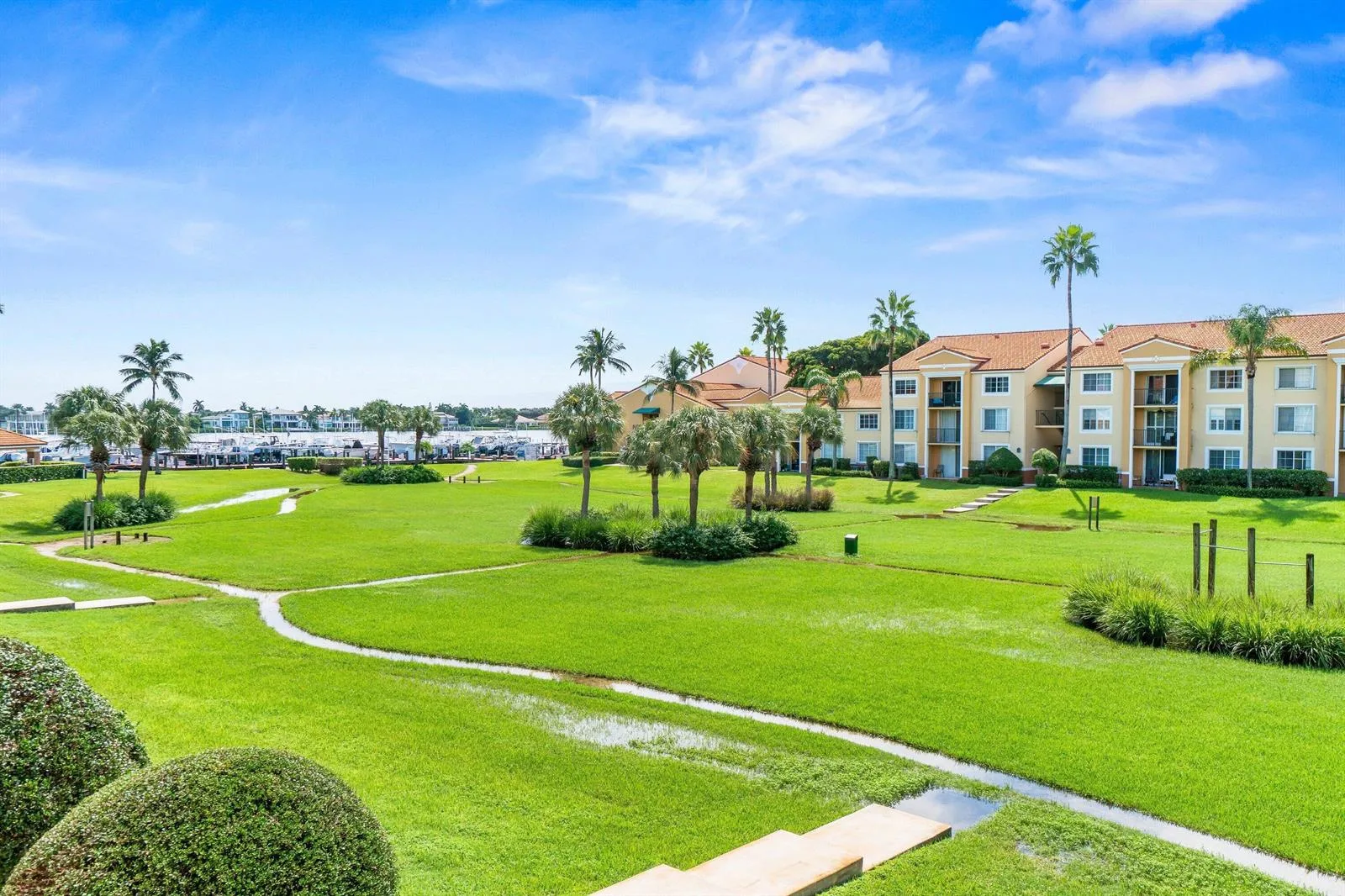145 Yacht Club Way # 210, Hypoluxo, FL 33462