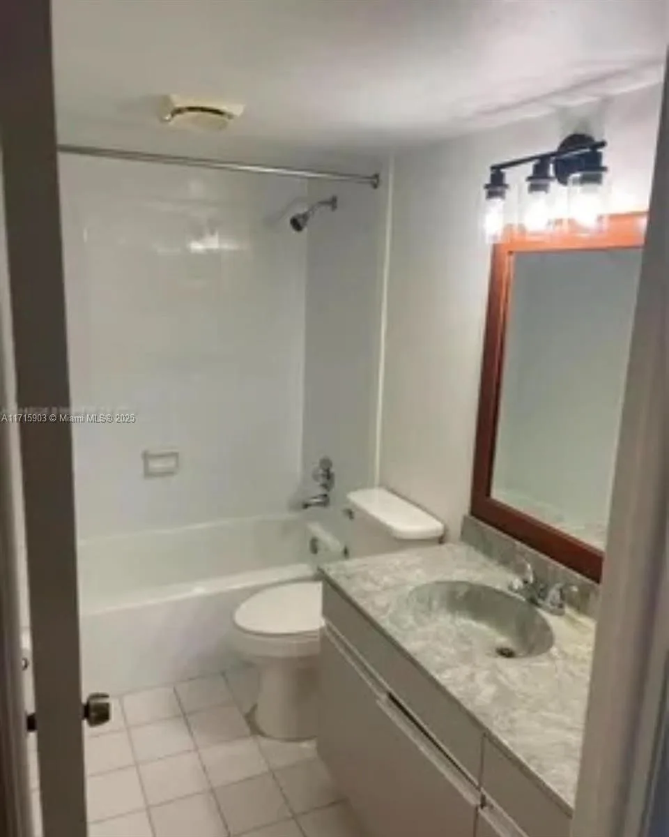 6700 Cypress Rd # 512, Plantation, FL 33317 photo 4