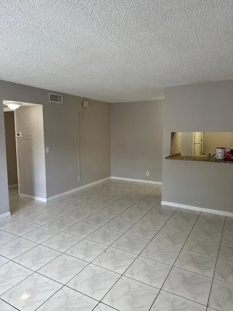 1004 Twin Lakes Drive, Coral Springs, FL 33071 photo 3