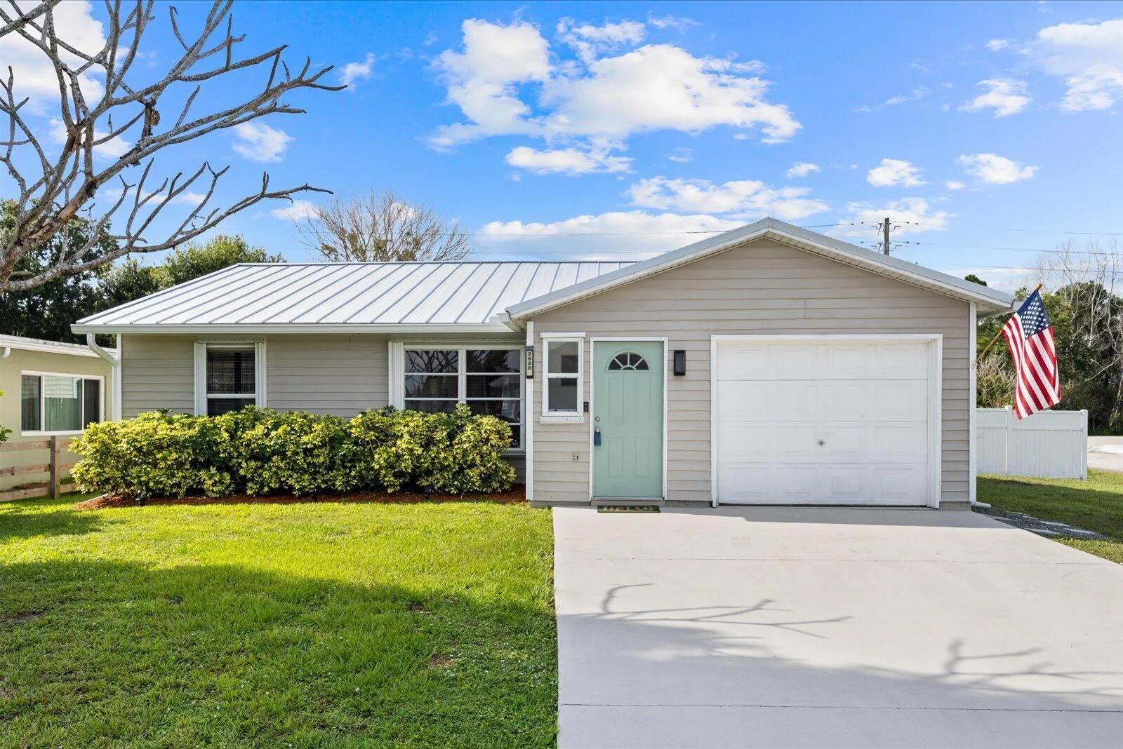 2920 SE Cypress Street, Stuart, FL 34997