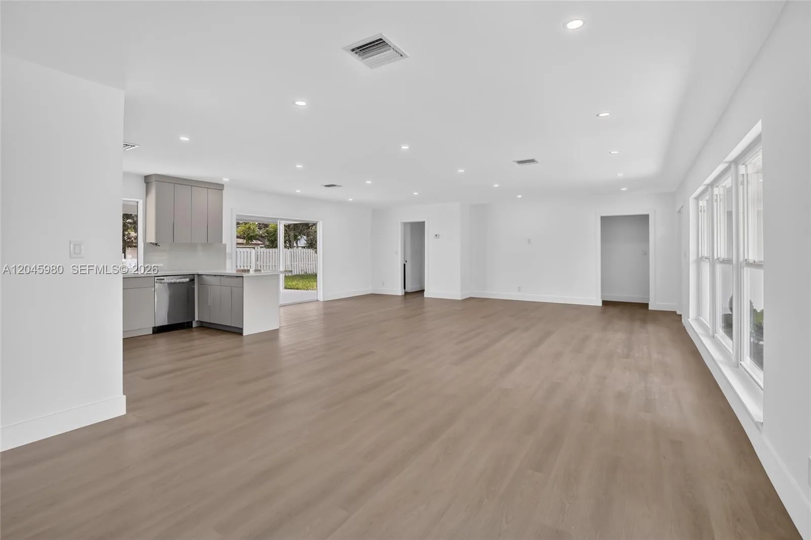 7040 NW 8th Ct, Plantation, FL 33317 photo 8