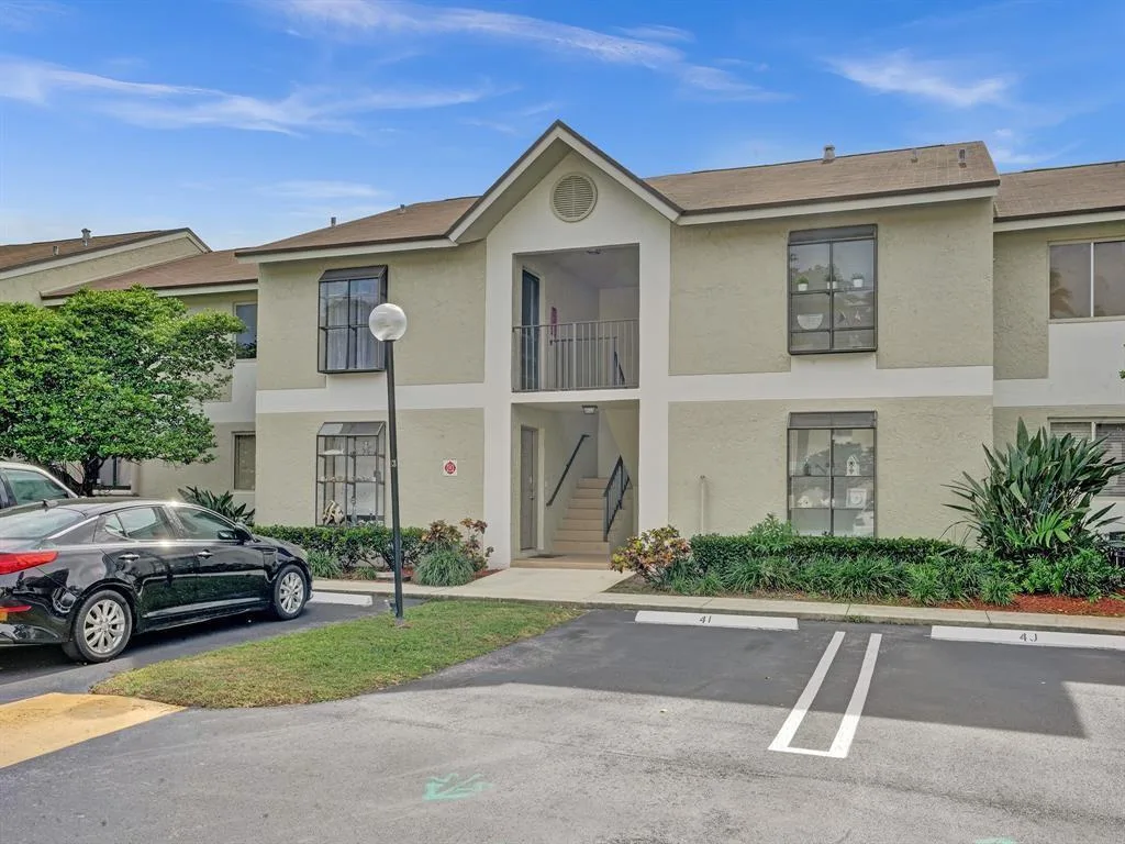 715 Gardens Drive # 203, Pompano Beach, FL 33069