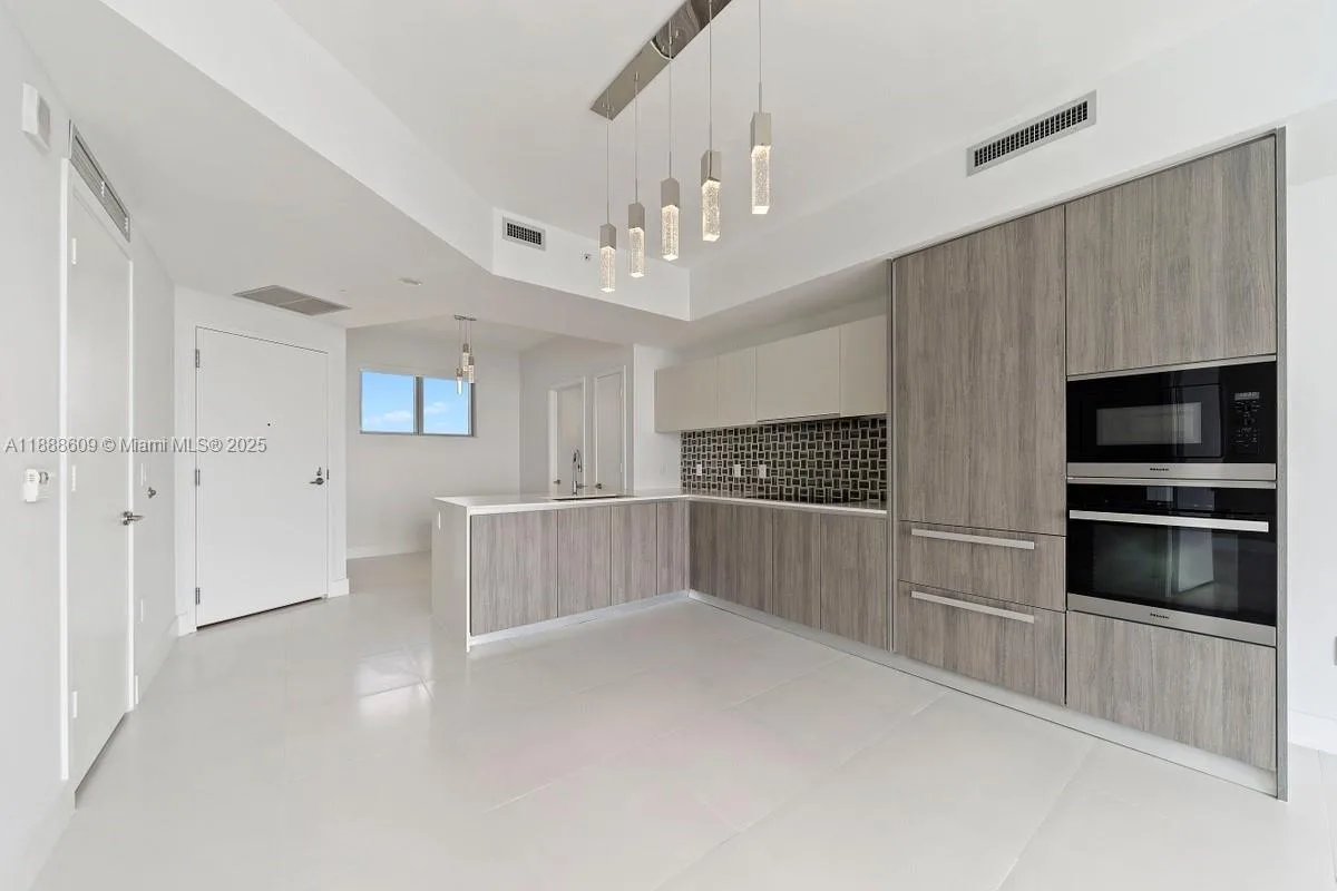 2900 NE 7 Ave # 3605, Miami, FL 33137 photo 3