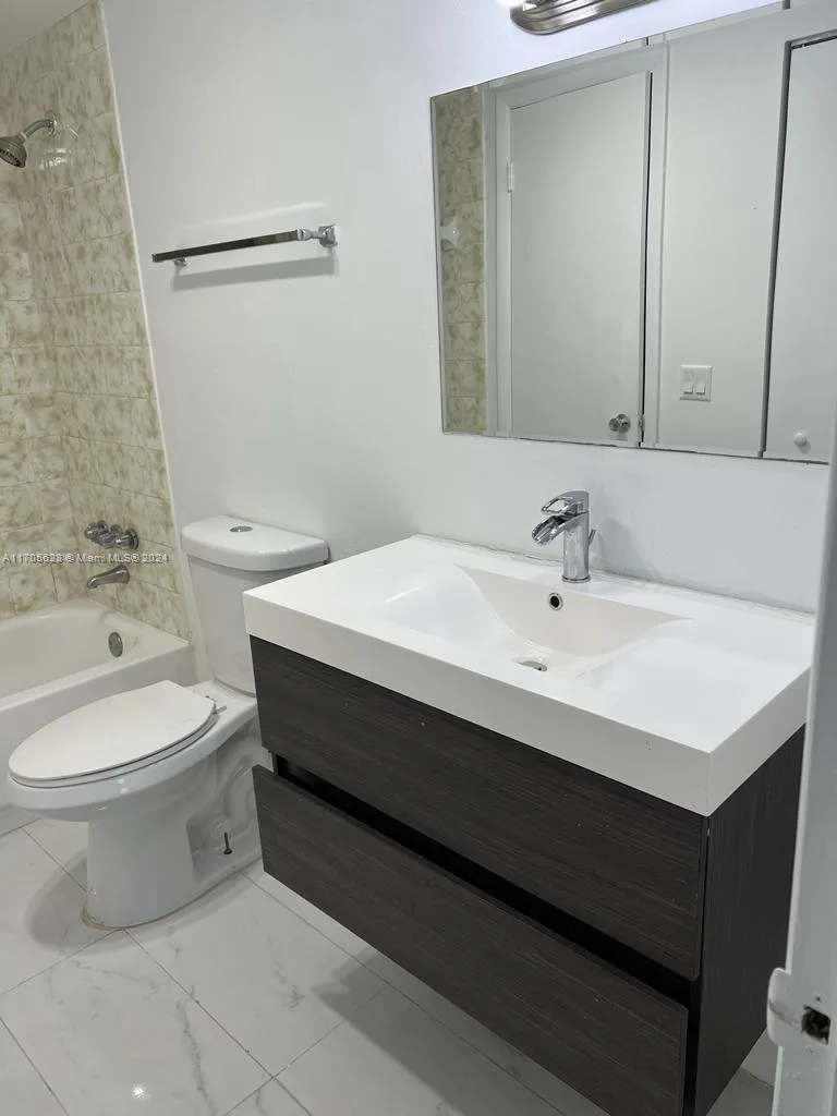 15600 NW 7th Ave # 821, Miami, FL 33169 photo 9
