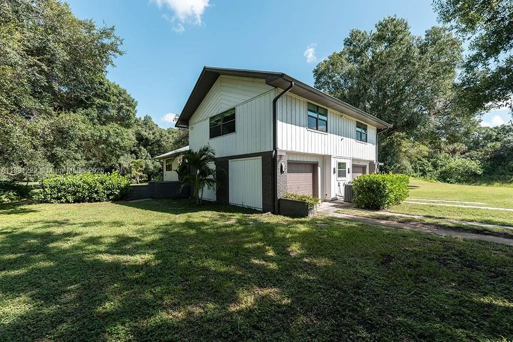 15621 Wendy Lane, Fort Myers, FL 33905 photo 2