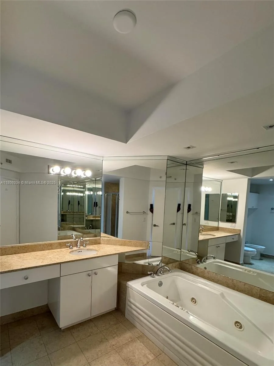 4779 Collins Ave # 2106, Miami Beach, FL 33140 photo 10