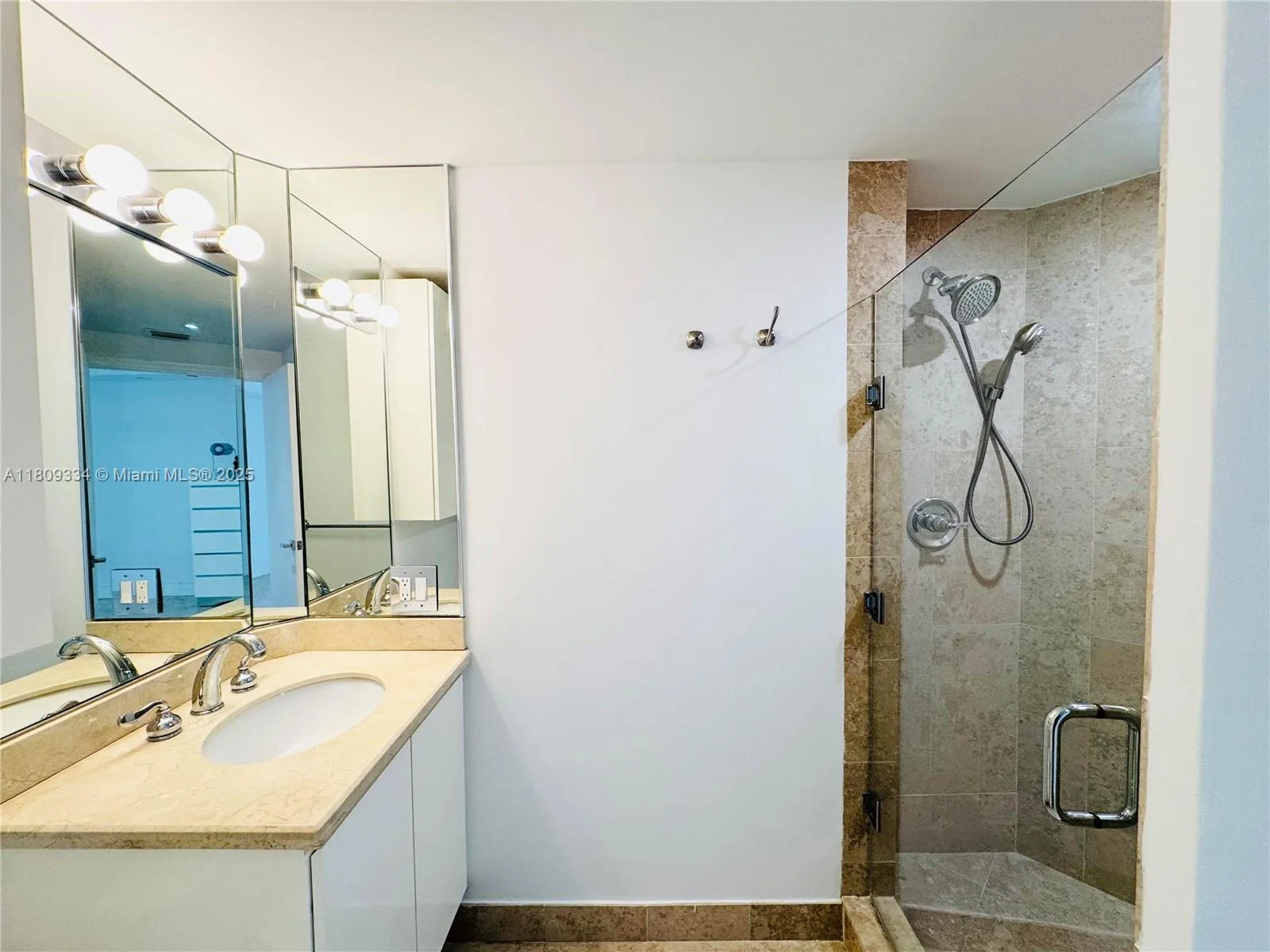 4779 Collins Ave # 2106, Miami Beach, FL 33140 photo 12
