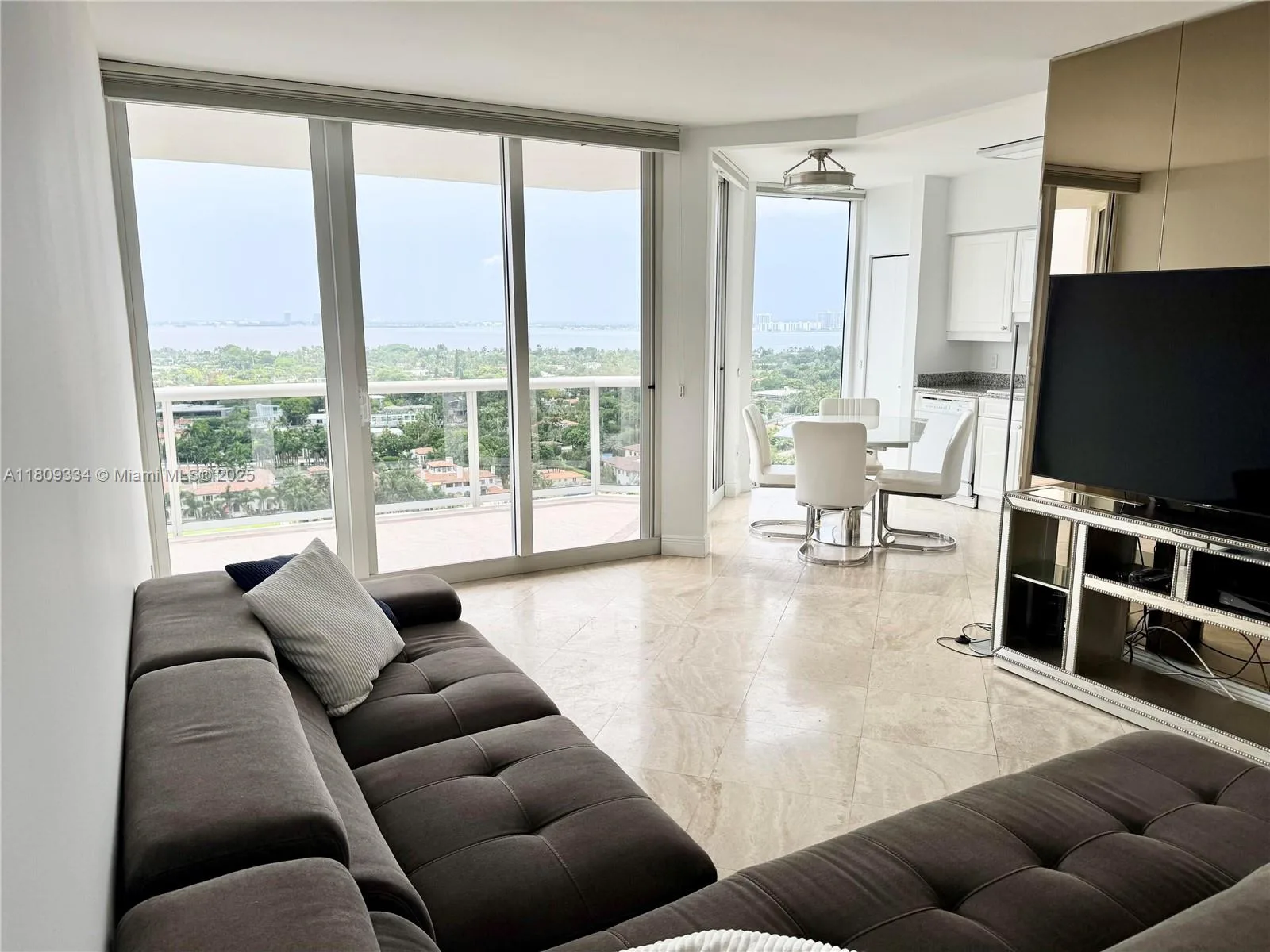 4779 Collins Ave # 2106, Miami Beach, FL 33140 photo 2