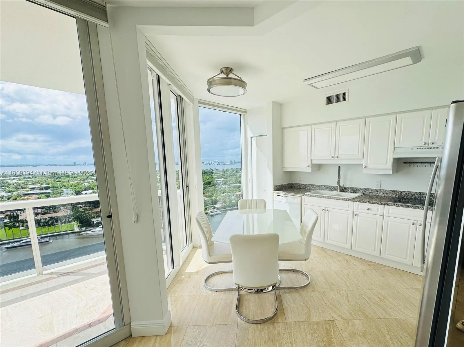 4779 Collins Ave # 2106, Miami Beach, FL 33140 photo 3