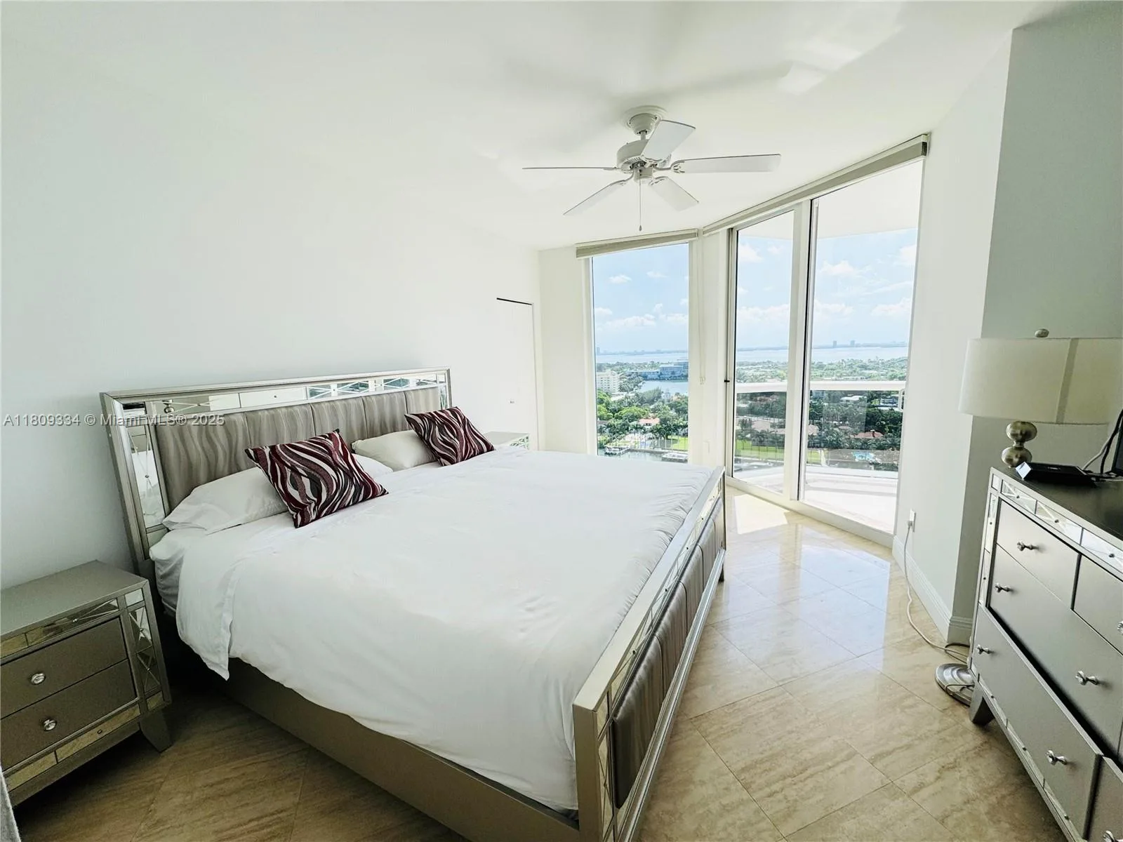 4779 Collins Ave # 2106, Miami Beach, FL 33140 photo 4