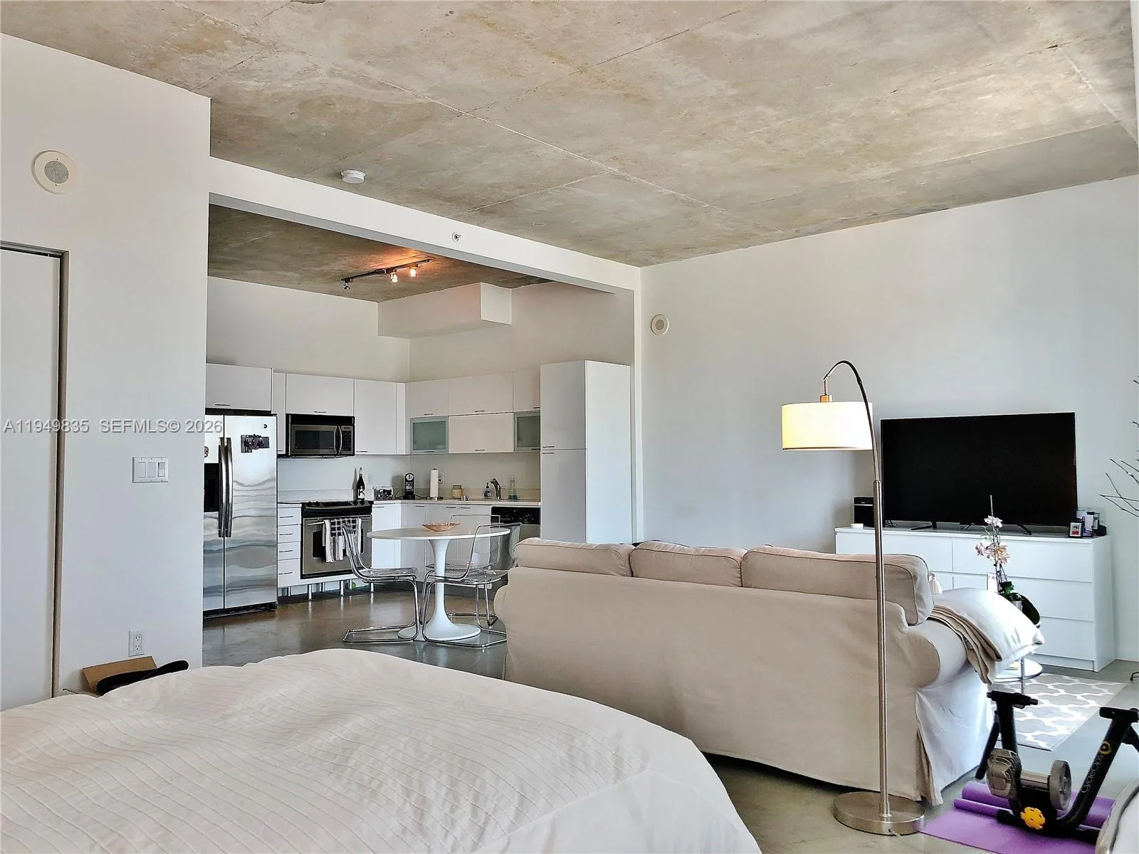 234 NE 3rd St # 1605, Miami, FL 33132 photo 3