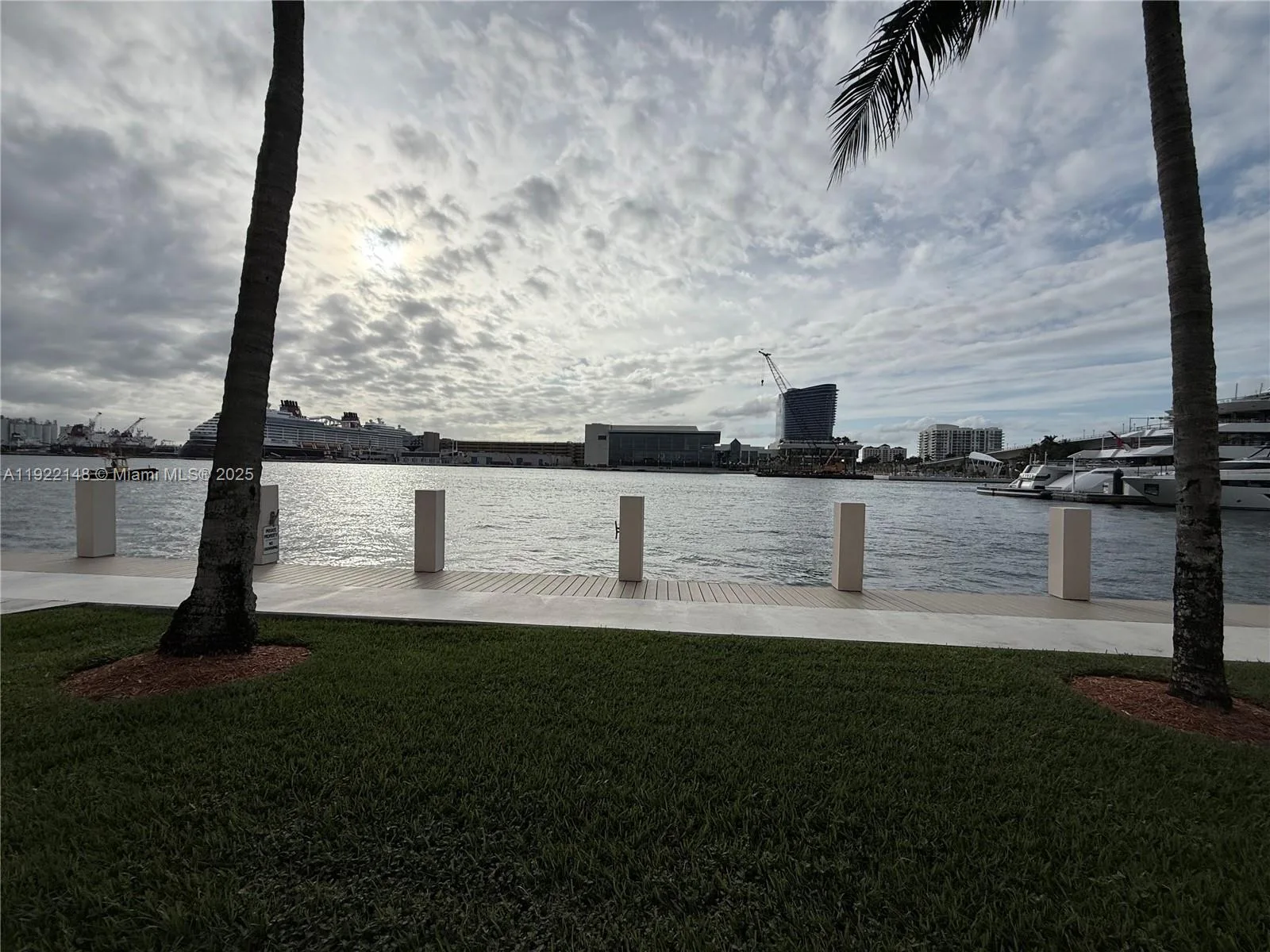 1775 Harbourview Dr # 5, Fort Lauderdale, FL 33316 photo 3