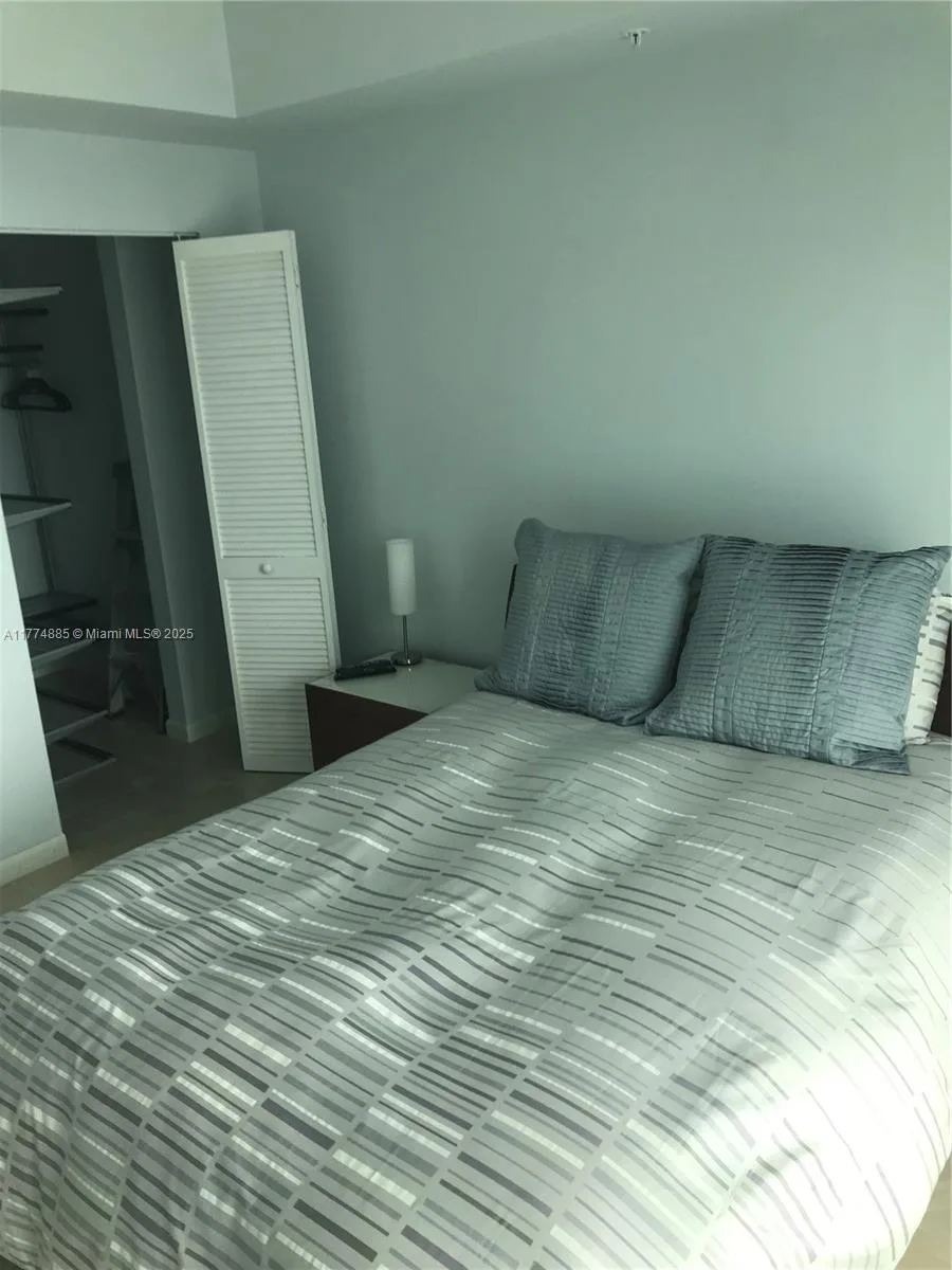 300 S Biscayne Blvd # T-3106, Miami, FL 33131 photo 11