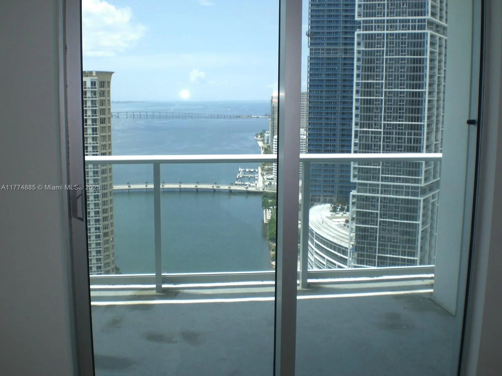 300 S Biscayne Blvd # T-3106, Miami, FL 33131 photo 3