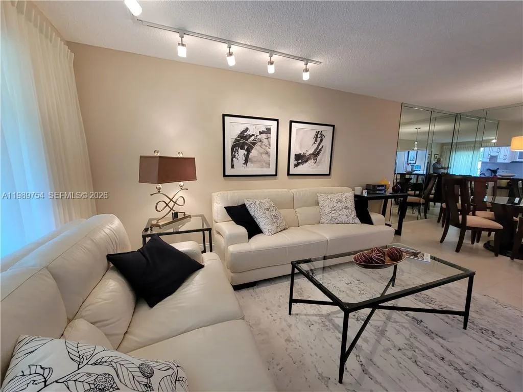 3774 Inverrary Blvd # 103P, Lauderhill, FL 33319