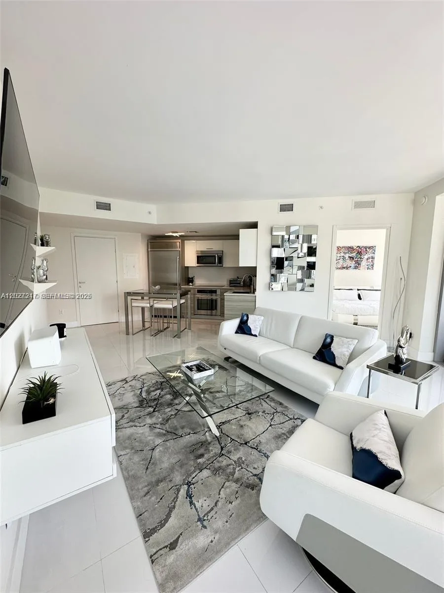 1300 Brickell Bay Dr # 3101, Miami, FL 33131