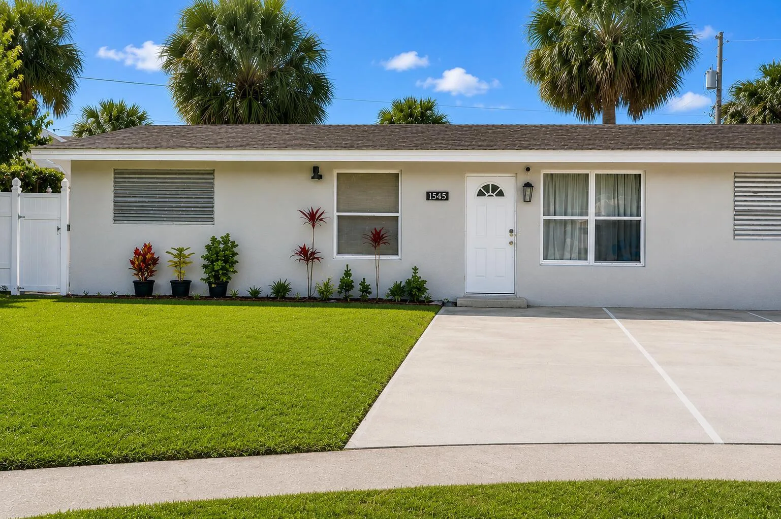 1545 S 24th Court, West Palm Beach, FL 33404