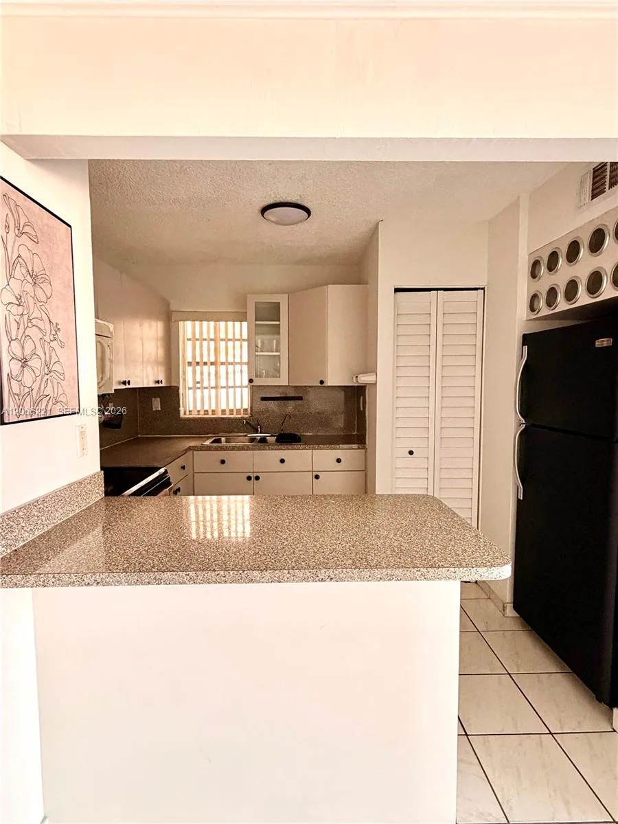 840 NW 87th Ave # 406, Miami, FL 33172 photo 3