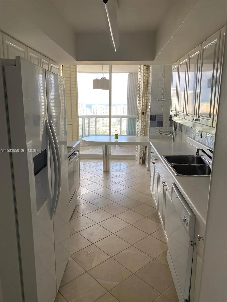 21205 Yacht Club Dr # PH09, Aventura, FL 33180 photo 13
