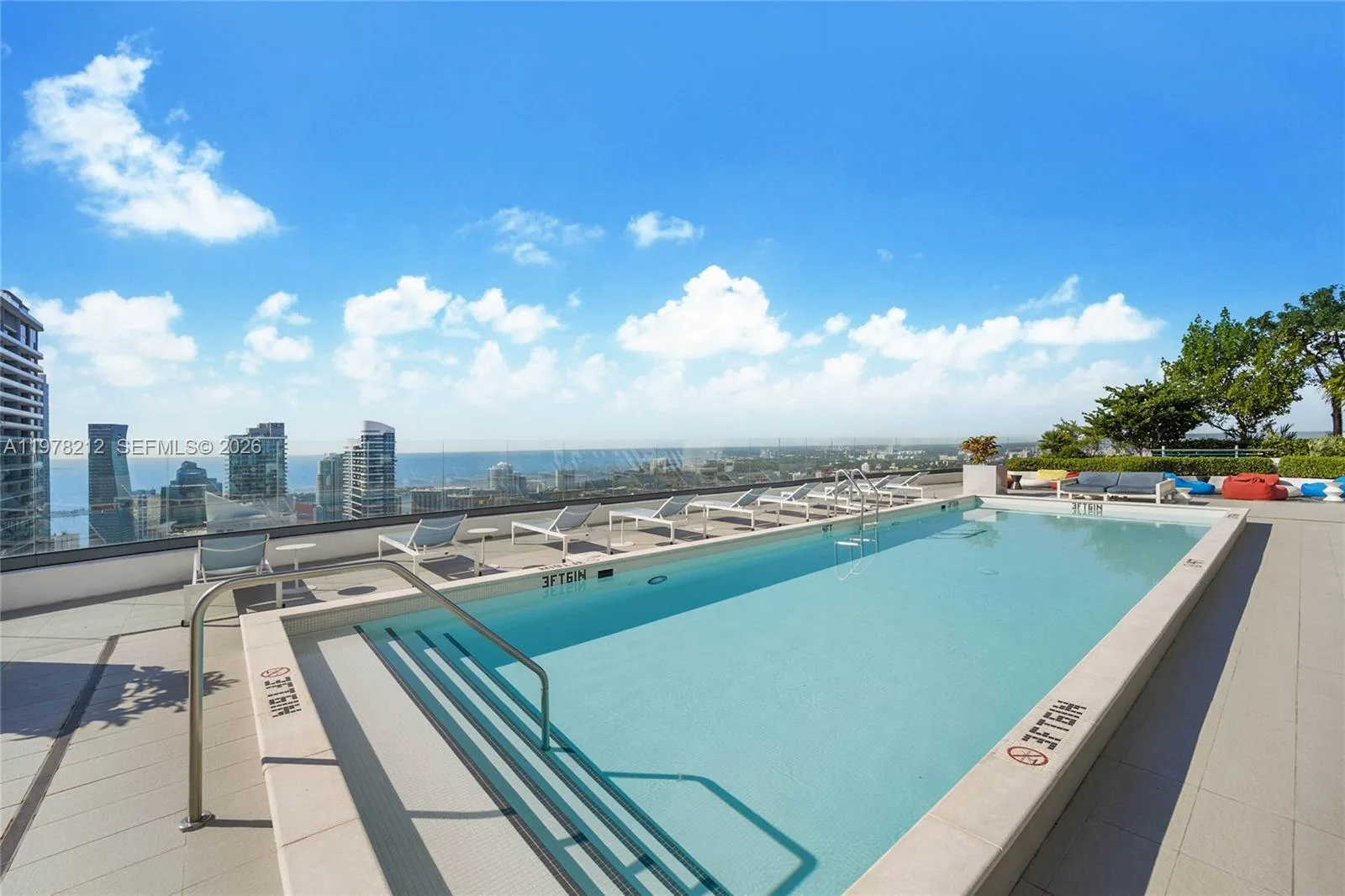 45 SW 9th St # 1904, Miami, FL 33130 photo 10
