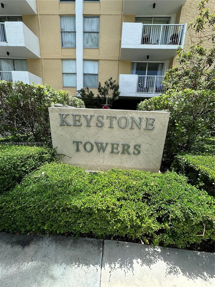 2020 NE 135th St # 807, North Miami, FL 33181 photo 3
