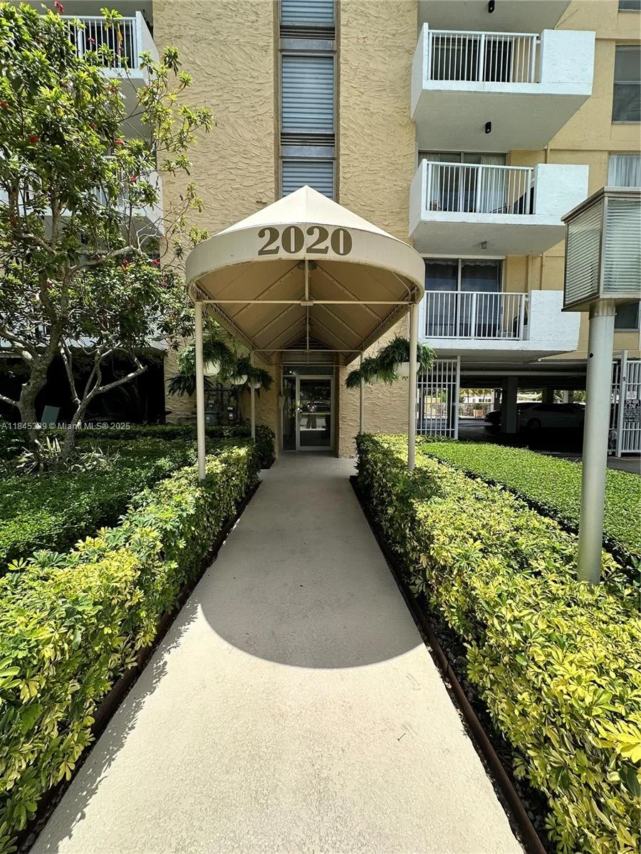 2020 NE 135th St # 807, North Miami, FL 33181 photo 4