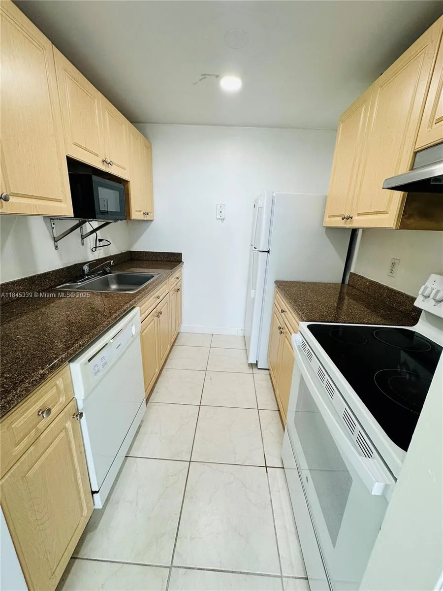 2020 NE 135th St # 807, North Miami, FL 33181 photo 5
