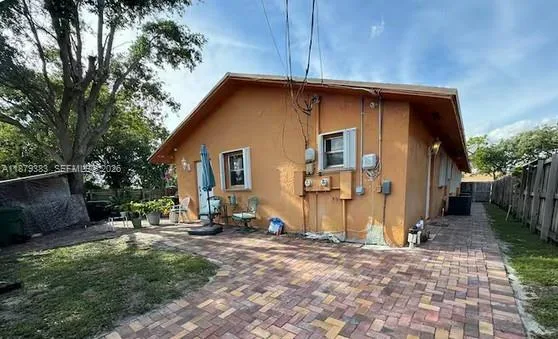 2306 Liberty St # C, Hollywood, FL 33020 photo 2