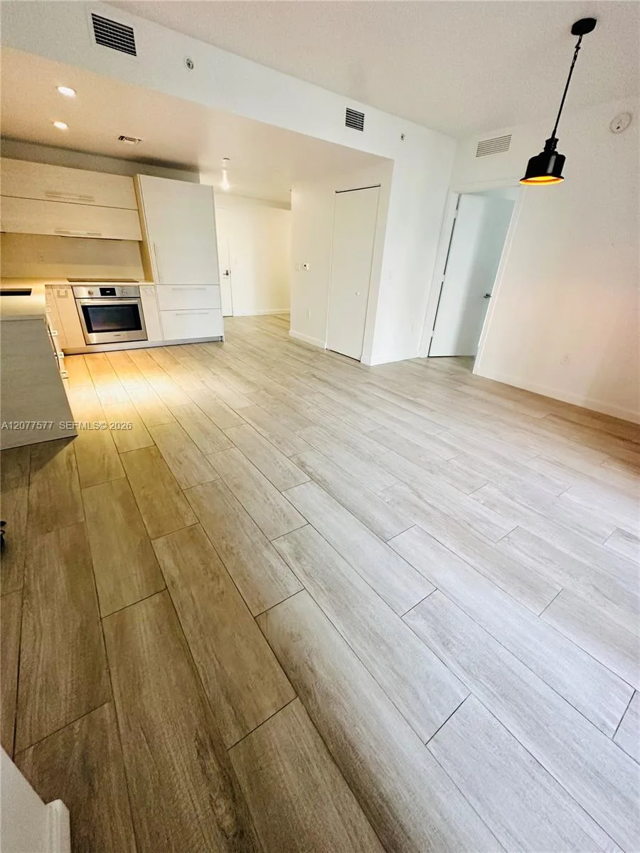 45 SW 9th St # 1202, Miami, FL 33130 photo 7